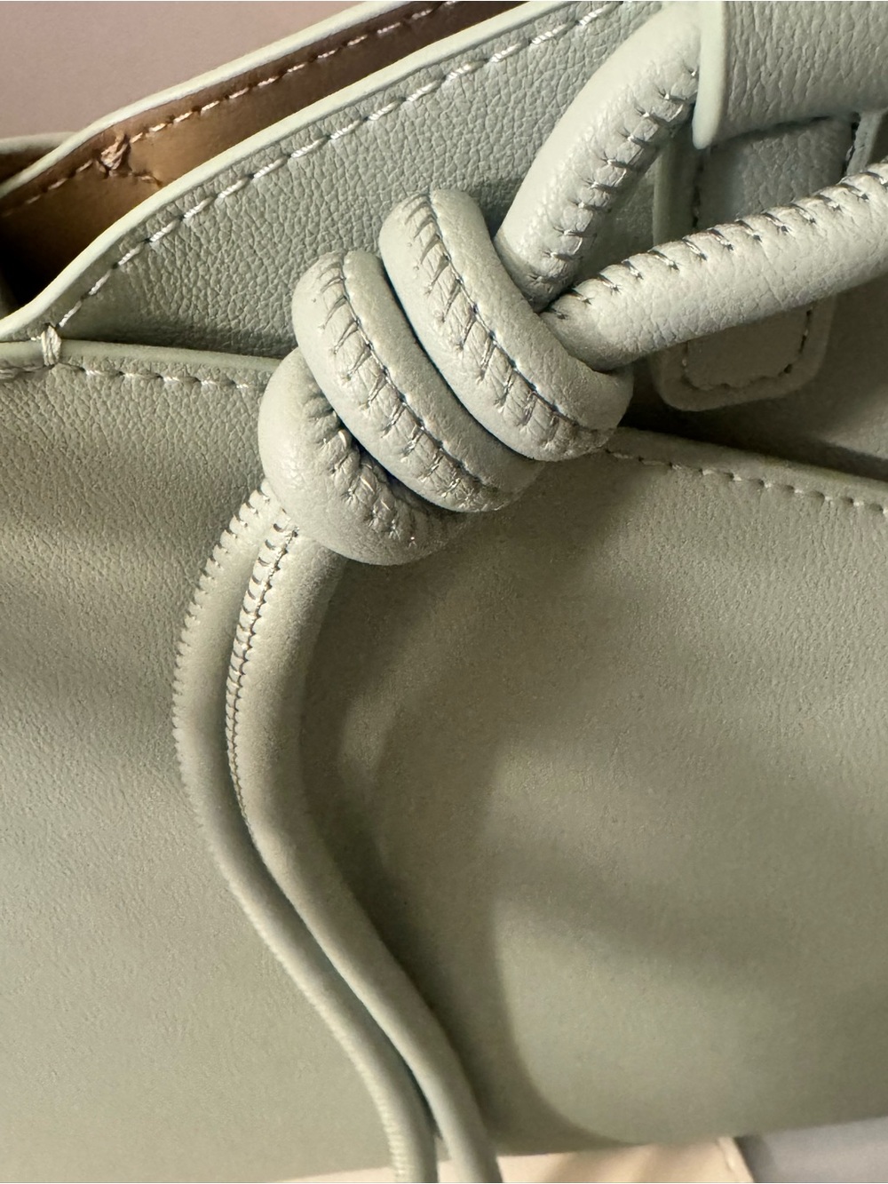Ello Mint Green V Tote Bag with Removable Pouch NWOT - Picture 5 of 10
